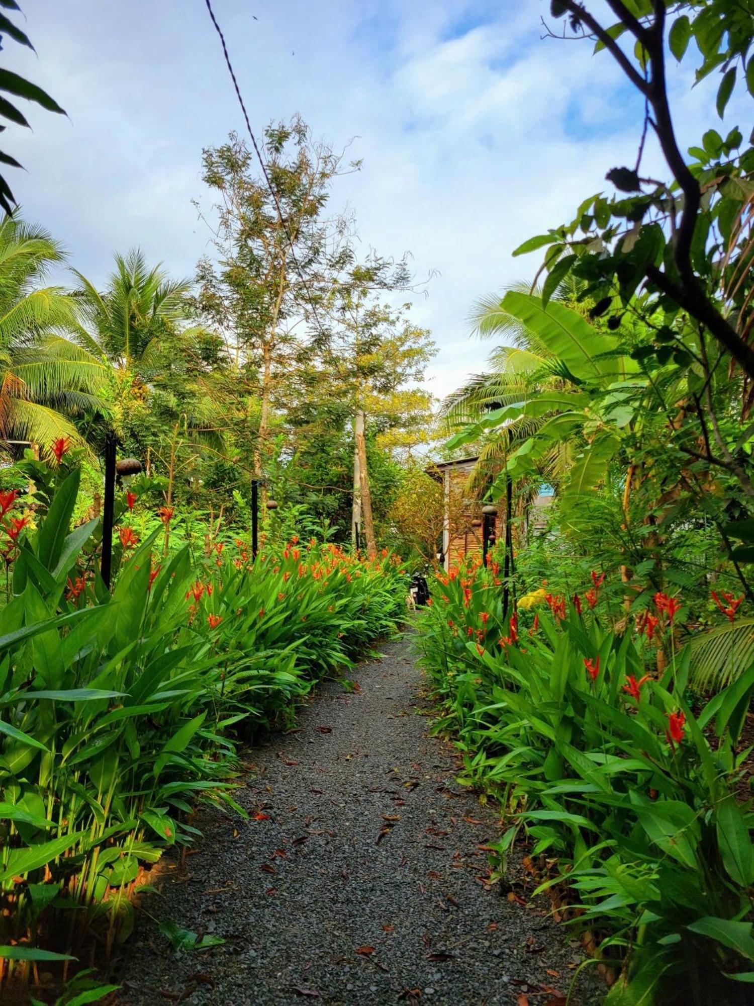 Nông Trại Thảnh Thơi Ben Tre Exterior foto